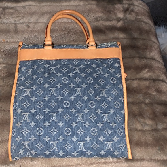 Louis Vuitton Sac Plat - Picture 10 of 16